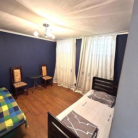 Booboo Flat In Italian Yard Apartamento Tiflis Exterior foto